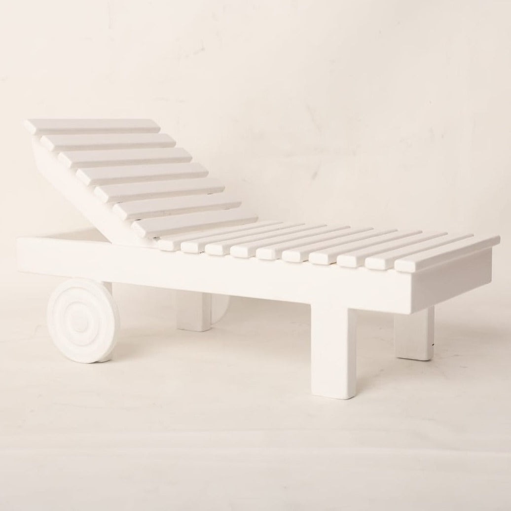 This is a beach bench prop for baby photoshoot.