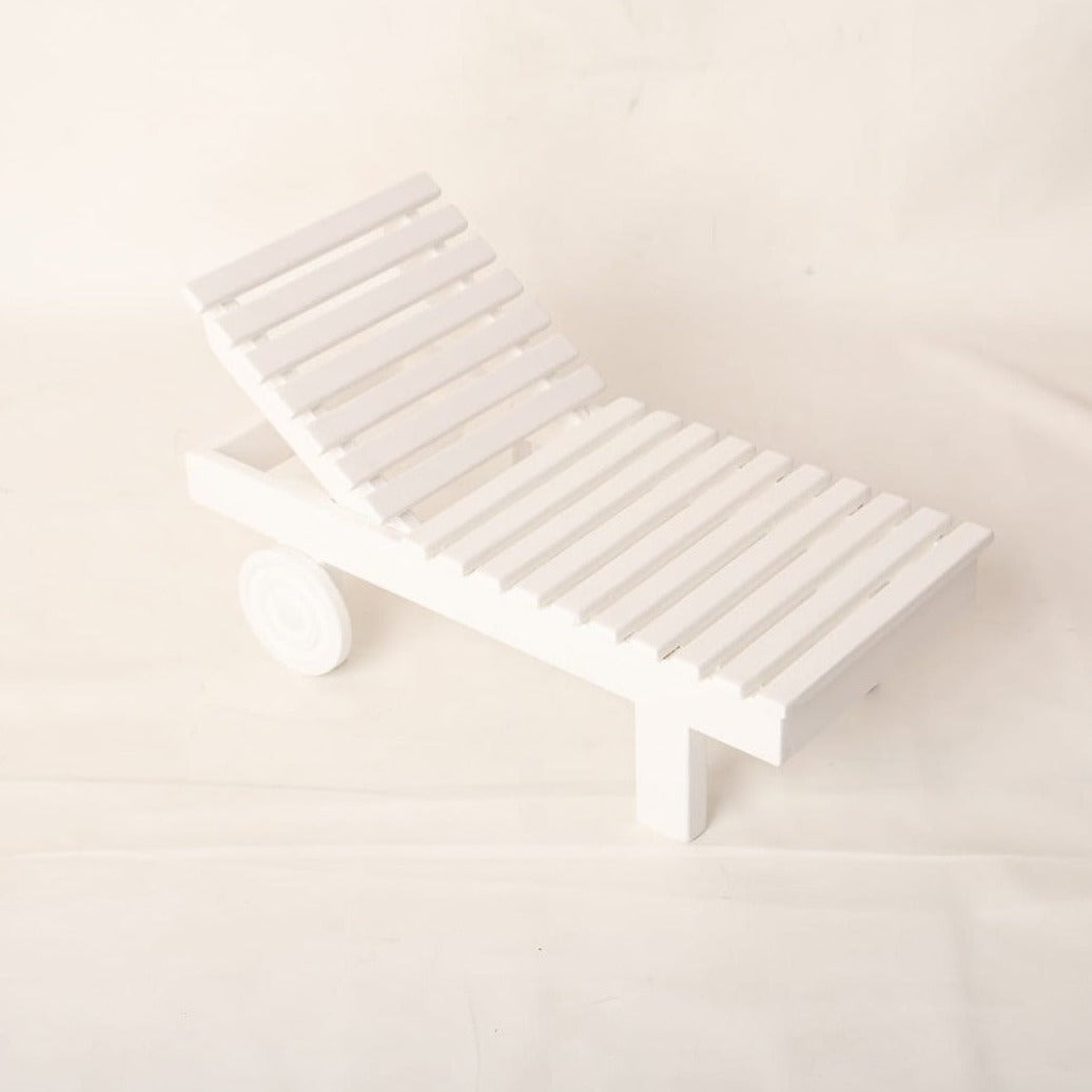 This is a beach bench prop for baby photoshoot.